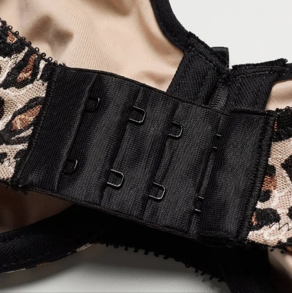 😍EUC Chantelle C Magnifique Seamless Unlined Minimizer Underwire Bra, 34DDD - Picture 5 of 16